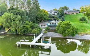 NEW! WATERFRONT VACATION DREAM HOME! - Image 4