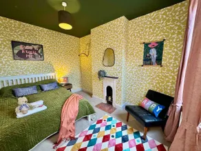 3BR House Sleeps 7 | Free Parking | Central - Image 5