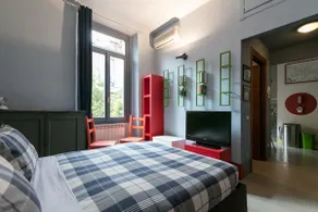 Cozy & Quiet Apartment with a Flowered Terrace - Image 5