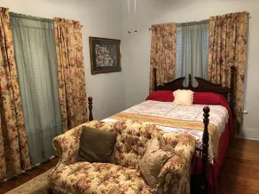 1800's Victorian Home ~SWAN House~ 5 miles off I65 - Image 4