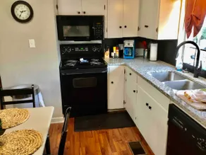 Alexander Guest House - Image 4