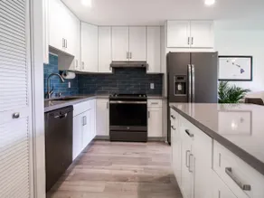 Modern & Contemporary North Shore Oahu Condo - Image 2