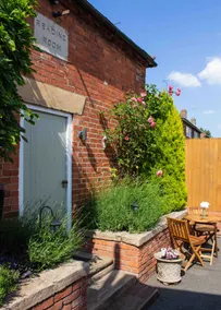 Stylish self contained home close to Alton Towers - Image 4