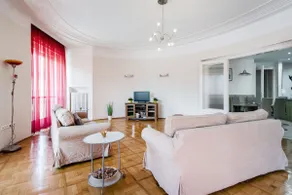 Large City Centre Apartment, Budapest. - Image 2