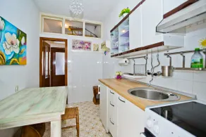 Central Square Apartment Rose - Image 4