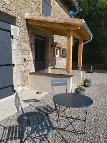 Beautiful 2 bed cottage with swimming pool - Image 4