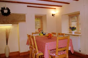Hillocks Cottage, Kniveton - Image 4