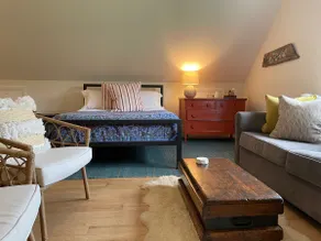 Cozy Mountain Retreat with a View of Mt Hunger - Image 2