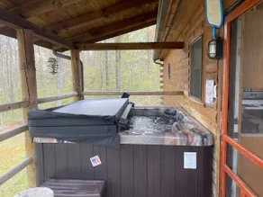 Pet friendly, hot tub, close to Hocking Hills! - Image 3