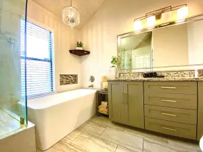 Comfortable home. Near AT&T stadium. - Image 5