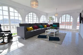 Apartment in a private villa with a view of the sea, shared pool, Wi-Fi. - Image 5