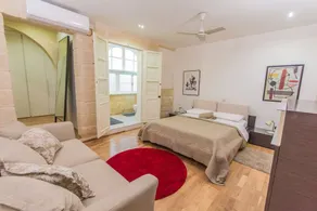 Spacious central Valletta house - Image 4