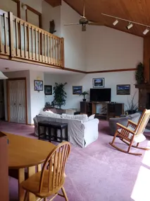 White Mtn Getaway w/ A/C on main floor - Image 4