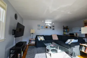 ★ Quiet Gem minutes to SU, Downtown & Westcott! ★ - Image 2