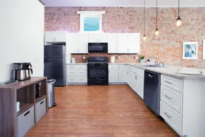Loft in the Zoo • Premium downtown apartment! - Image 4