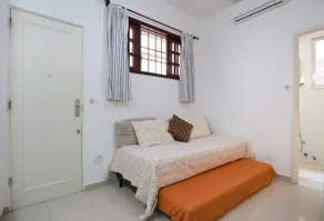 Copacabana Top: MiniStudio one block from beach - Image 3