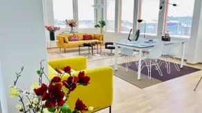 Deluxe Penthouse Downtown - Image 4