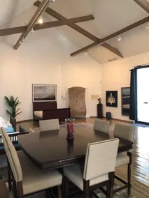 Amazing Gallery Apt +free parking prime location - Image 3