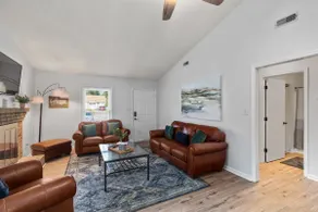 Modern Duplex on quiet cul-de-sac in Jacksonville - Image 2