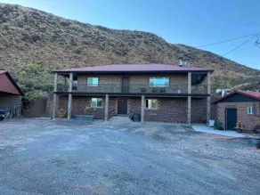 Black Knoll Ranch House - Image 2