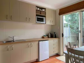 Lake Kawana Coastal Retreat - Image 5