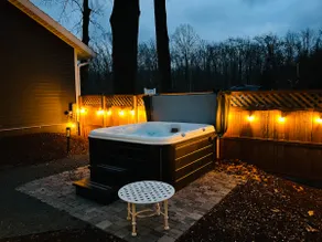 Couples alert! PVT beach access, hot tub, firepit! - Image 4