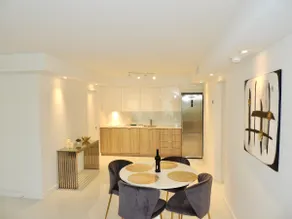 Designer 2-Bed Unit (Sleeps 6) in SoBe Best Area - Image 3