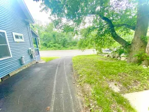 Updated 3 Bedroom Townhouse Near Center of Holden - Image 5
