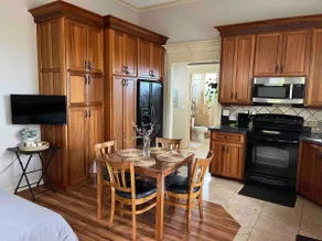 Cozy Ocean View Home with washer/dryer on farm - Image 2