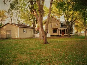 Historical Hovey Home 1/2 mile to ISU. - Image 3
