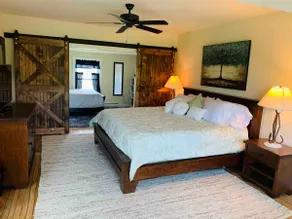 The Farmhouse - 2 ml from Colgate, king bed, family friendly, sleeps 10 - Image 5