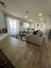 Relaxing 3 bedroom home with garage parking - Image 2
