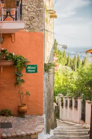 Traditional Cozy House in the Village Ano Garounas - Image 3
