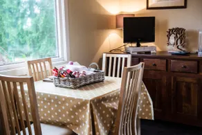 Creity Hall Guest House - Image 2