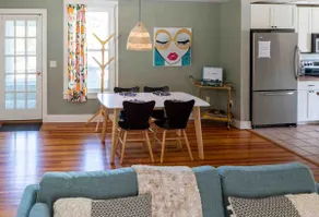Lovely Downtown Lenox apt, walk to everything! - Image 2