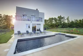 Beautiful detached modern house - Image 4