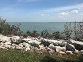 ”Lake Escape” Lakefront Ground Level Retreat! - Image 5