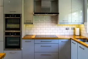 Nifty Crowsport - Stylish 7 bedroom crew house - Image 3