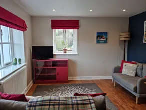 Laston mews - Image 2