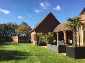 ☆ Self Contained Private Guest Cottage ☆ Sleeps 4 - Image 3
