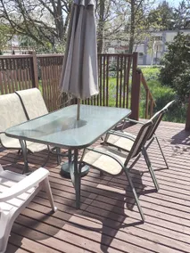 Beautiful & Spacious in Oak Bay near the beach - Image 2