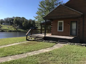 MLC#3-Oak Hill-2BR-Amazing Porch-Hot Tub -Lakeview - Image 2