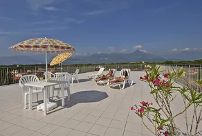 Two-room apartments 20 meters from the sea in Tonfano - Image 3