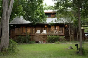*Riverfront Entry in SMTX*Huge shaded yard*Sleep10 - Image 2