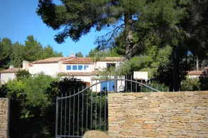 South-facing villa with sea view, pool and air conditioning - Image 4