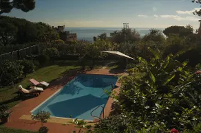 Wunderschöne Villa mit privatem Pool und Garten - Image 2