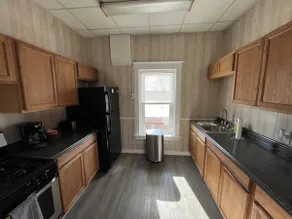 Unit B: Street View 2 Bedroom - Uptown Kane - Image 4
