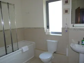 The Courtyard Apartments - Image 4