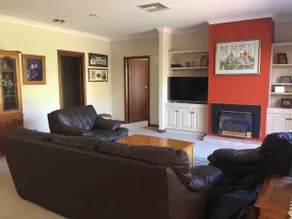 Spacious 4 Bedroom Home with Pool - Image 3