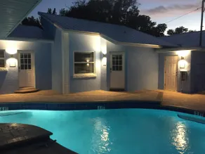 Walk to beach. Pool view. Daily rentals V2 - Image 2